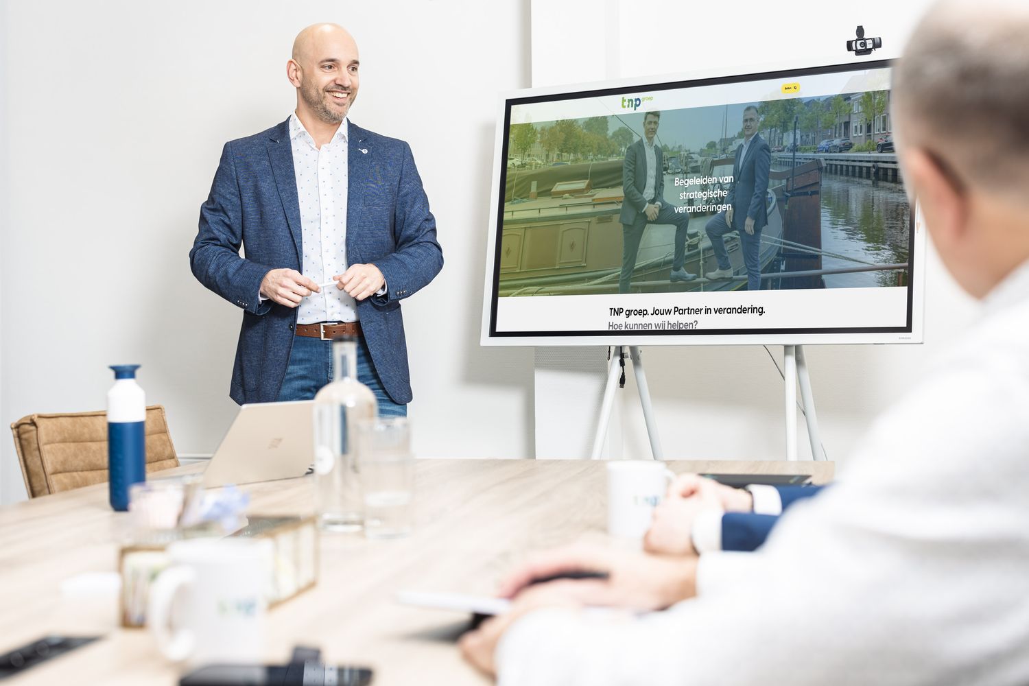 Een trainer voor de groep